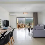 Comfy With View *